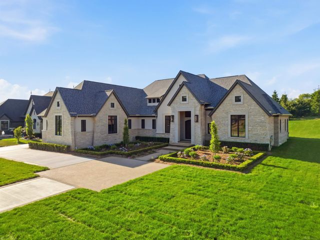 5803 Cotswold Drive 17, Washington Twp, MI 48094
