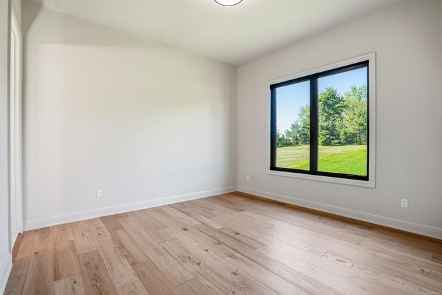 5803 Cotswold Drive 17, Washington Twp, MI 48094