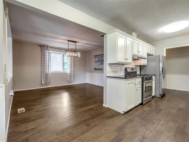 637 E 27th Street, Edmond, OK 73013