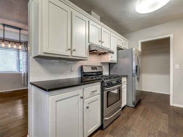 637 E 27th Street, Edmond, OK 73013