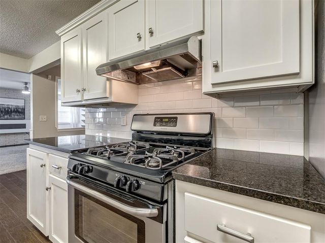 637 E 27th Street, Edmond, OK 73013