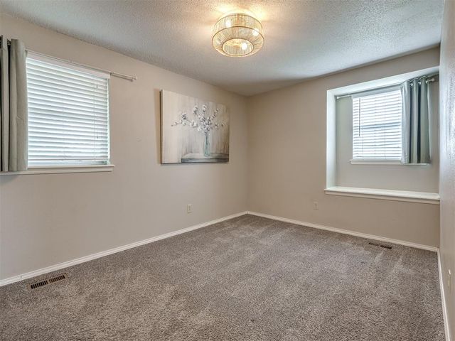 637 E 27th Street, Edmond, OK 73013