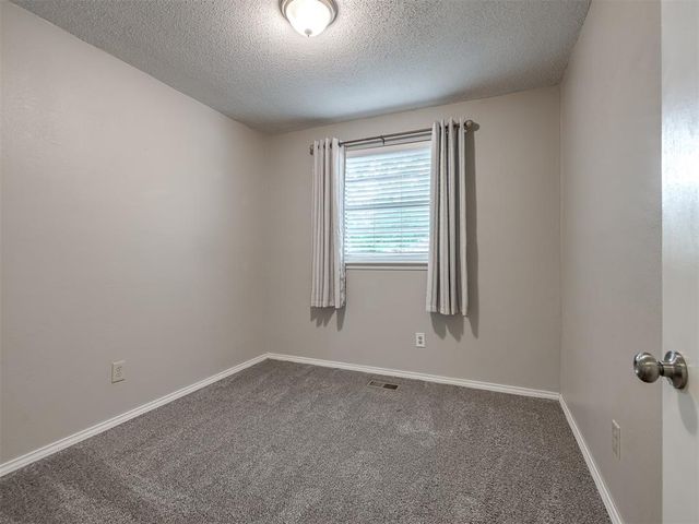 637 E 27th Street, Edmond, OK 73013