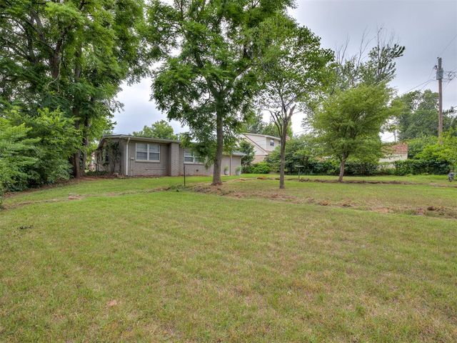 637 E 27th Street, Edmond, OK 73013