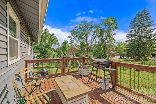 708 Prince Drive, Hendersonville, NC 28791