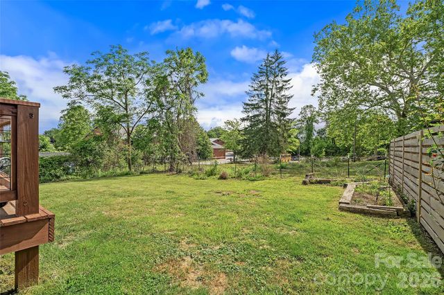 708 Prince Drive, Hendersonville, NC 28791