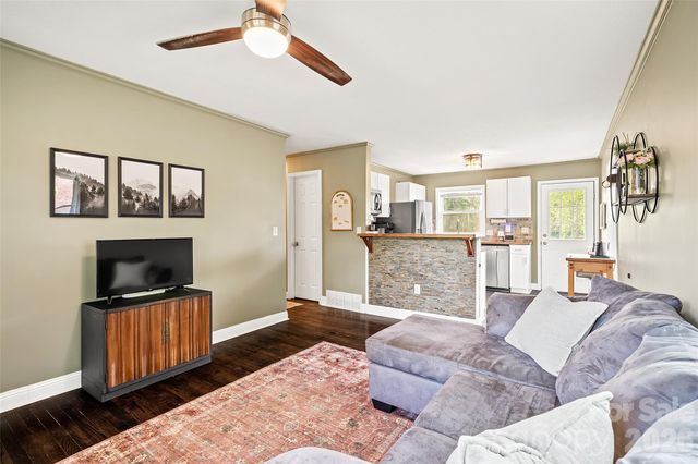 708 Prince Drive, Hendersonville, NC 28791