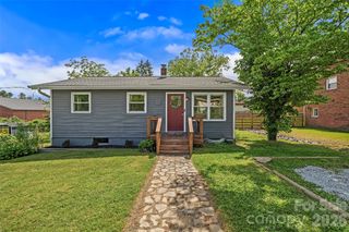 708 Prince Drive, Hendersonville, NC 28791