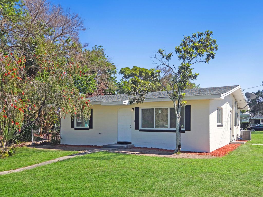 1405 Citrus Avenue, Fort Pierce, FL 34950