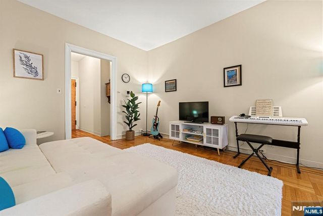 1055 Boulevard D3, Weehawken, NJ 07086