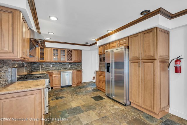370 W Park Avenue, Oakhurst, NJ 07755