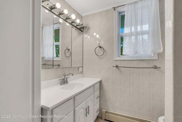370 W Park Avenue, Oakhurst, NJ 07755