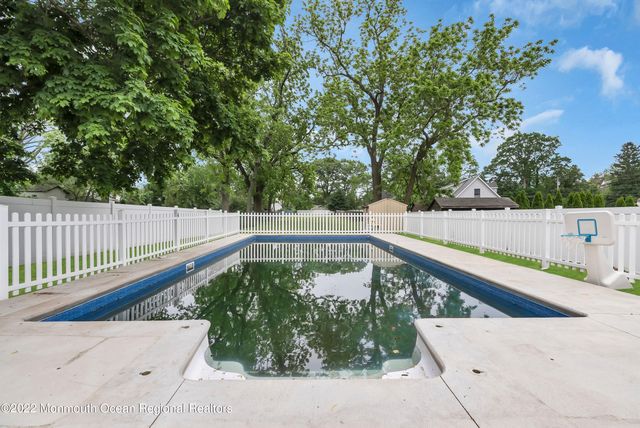 370 W Park Avenue, Oakhurst, NJ 07755