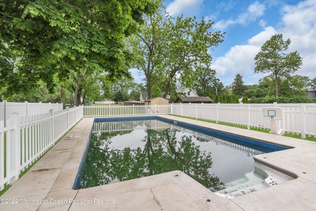 370 W Park Avenue, Oakhurst, NJ 07755