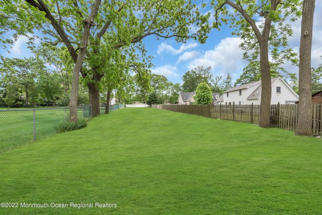 370 W Park Avenue, Oakhurst, NJ 07755