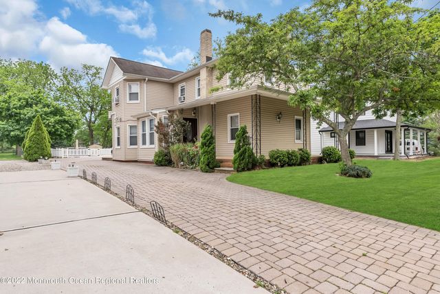 370 W Park Avenue, Oakhurst, NJ 07755