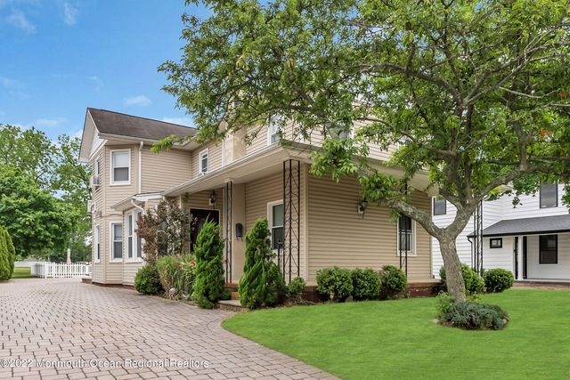 370 W Park Avenue, Oakhurst, NJ 07755