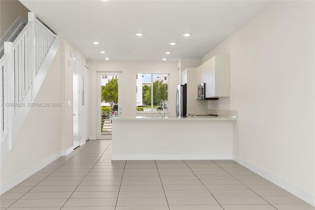 6416 NW 102nd Court 115, Doral, FL 33178