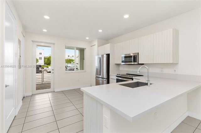 6416 NW 102nd Court 115, Doral, FL 33178