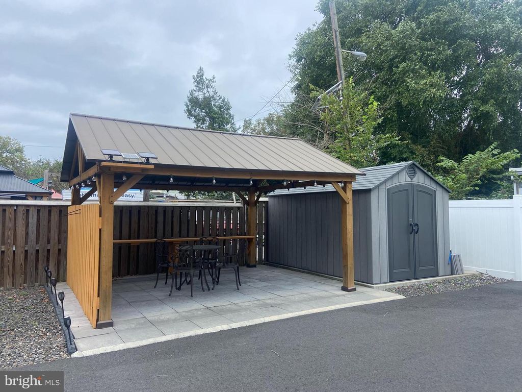 840 PENNSYLVANIA AVE, Trenton, NJ 08638