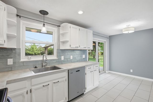 1015 Romanus Drive 1015 Romanus Drive, Vandalia, OH 45377