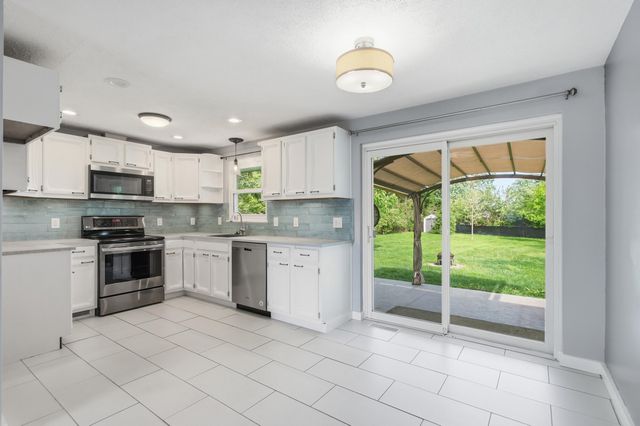 1015 Romanus Drive 1015 Romanus Drive, Vandalia, OH 45377
