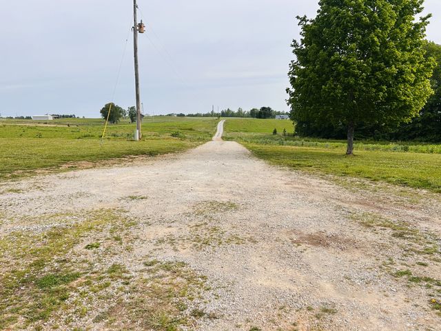 235 Breezy Knoll Ln, Morrison, TN 37357