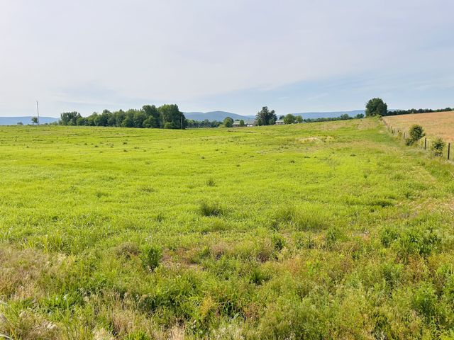 235 Breezy Knoll Ln, Morrison, TN 37357