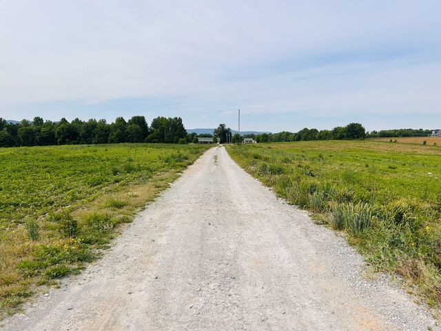 235 Breezy Knoll Ln, Morrison, TN 37357
