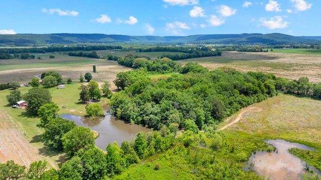 235 Breezy Knoll Ln, Morrison, TN 37357