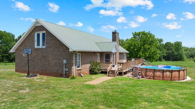 235 Breezy Knoll Ln, Morrison, TN 37357