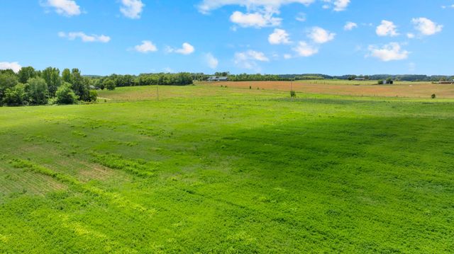 235 Breezy Knoll Ln, Morrison, TN 37357