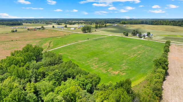 235 Breezy Knoll Ln, Morrison, TN 37357