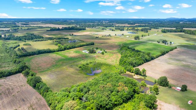 235 Breezy Knoll Ln, Morrison, TN 37357