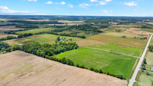235 Breezy Knoll Ln, Morrison, TN 37357