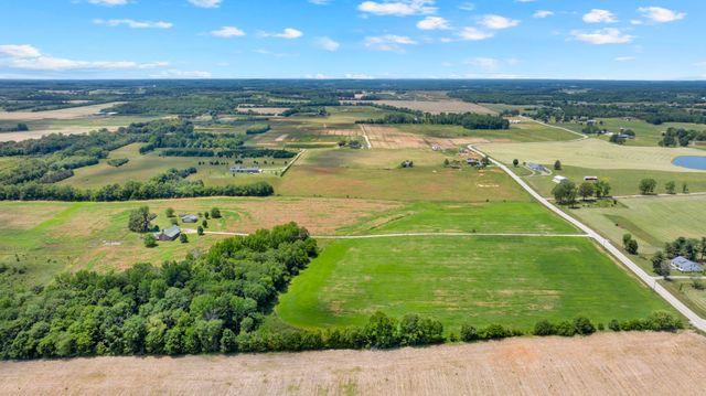 235 Breezy Knoll Ln, Morrison, TN 37357