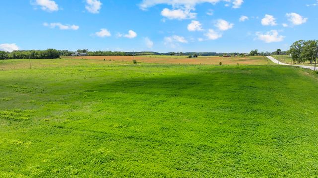 235 Breezy Knoll Ln, Morrison, TN 37357