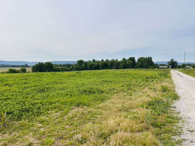 235 Breezy Knoll Ln, Morrison, TN 37357