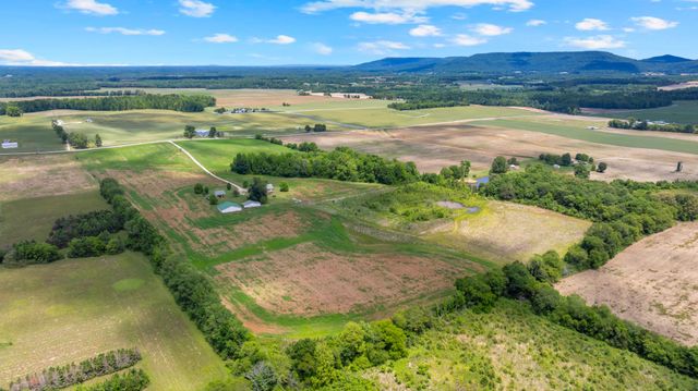 235 Breezy Knoll Ln, Morrison, TN 37357