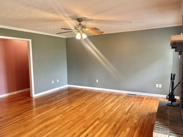 235 Breezy Knoll Ln, Morrison, TN 37357