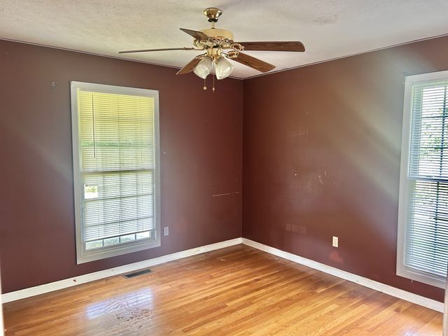 235 Breezy Knoll Ln, Morrison, TN 37357