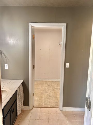 235 Breezy Knoll Ln, Morrison, TN 37357