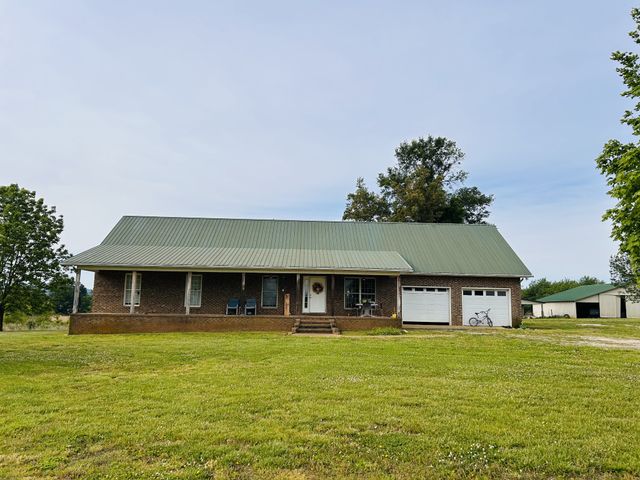 235 Breezy Knoll Ln, Morrison, TN 37357