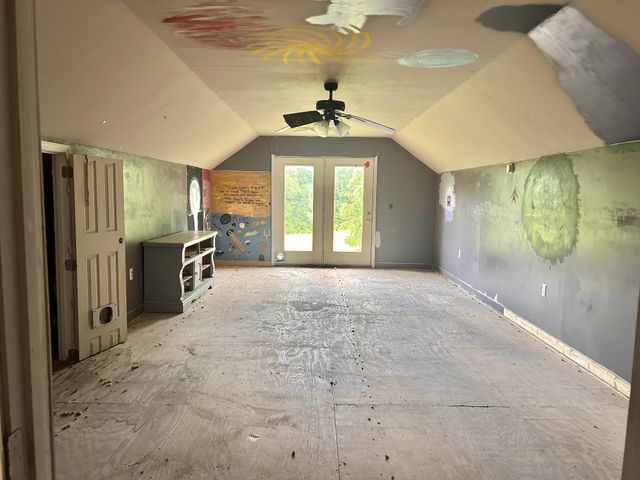 235 Breezy Knoll Ln, Morrison, TN 37357