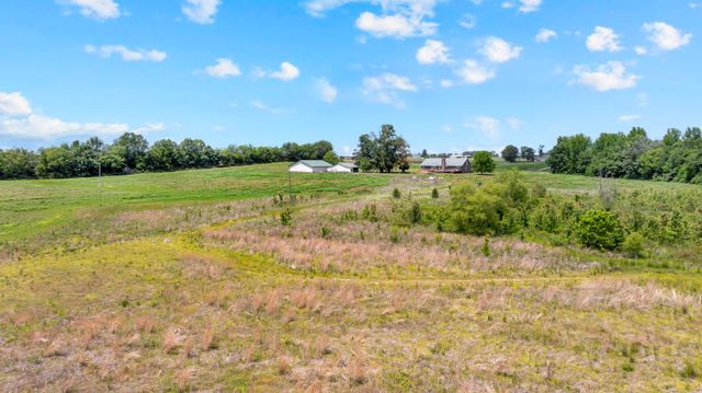 235 Breezy Knoll Ln, Morrison, TN 37357