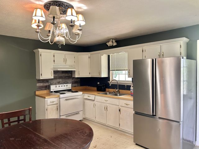 235 Breezy Knoll Ln, Morrison, TN 37357