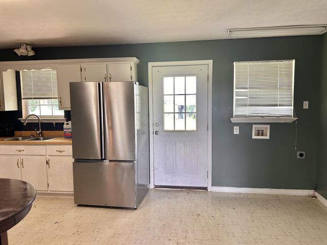 235 Breezy Knoll Ln, Morrison, TN 37357
