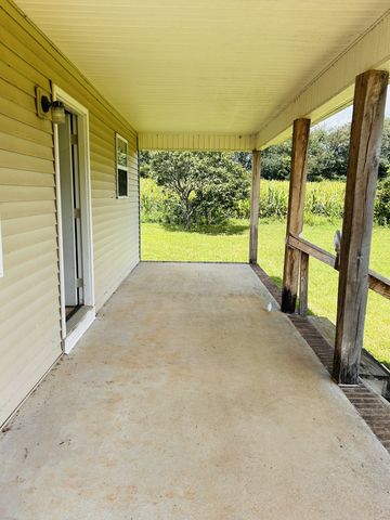 235 Breezy Knoll Ln, Morrison, TN 37357