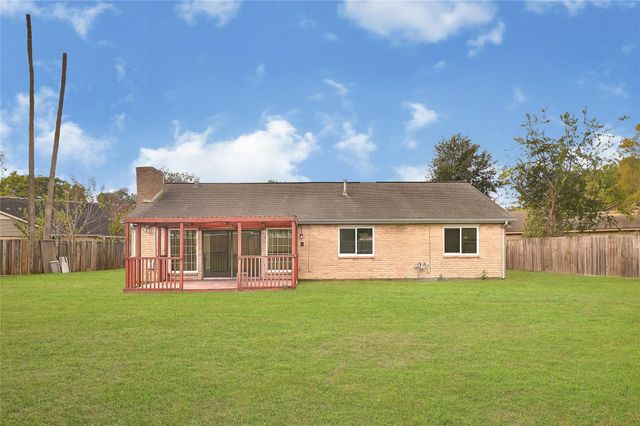 8726 Wildforest Drive, Houston, TX 77088