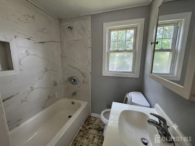 65 Lehigh Avenue, Piscataway, NJ 08854